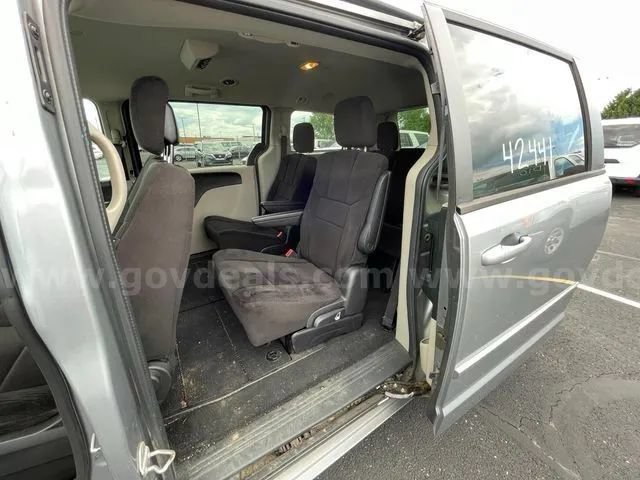 Used 2013 Dodge Grand Caravan SE FWD image 22