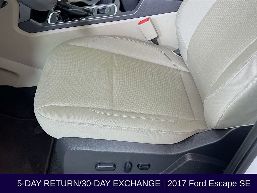 Used 2017 Ford Escape SE image 23