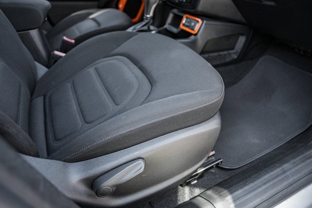 Used 2020 Jeep Renegade Latitude w/ UConnect 8.4 Nav Group image 36