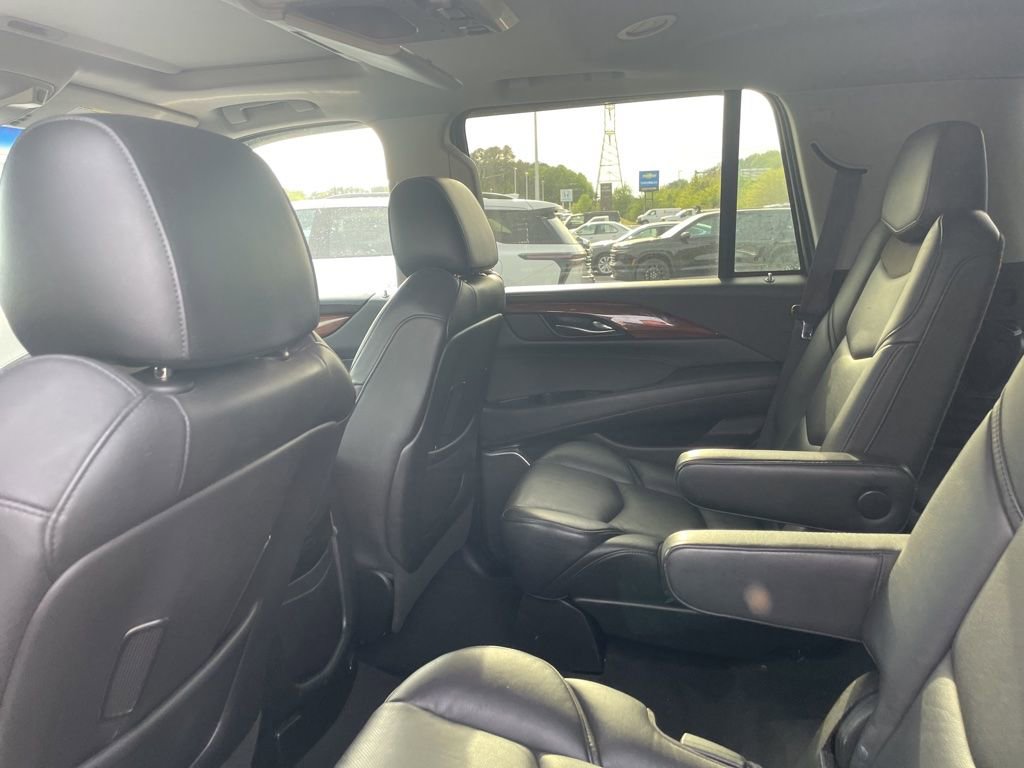 Used 2016 Cadillac Escalade Luxury image 19