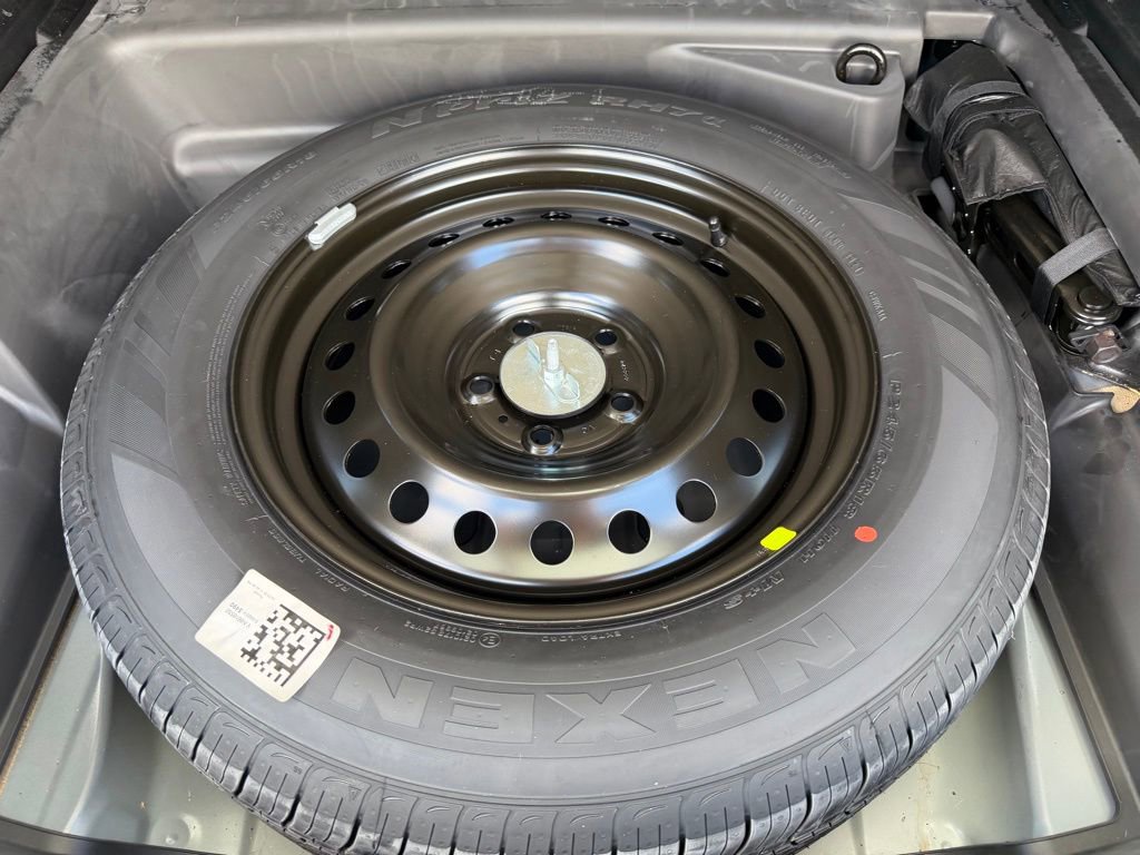 Certified 2022 Jeep Grand Cherokee Limited w/ Trailer Tow Prep Group (B) image 41