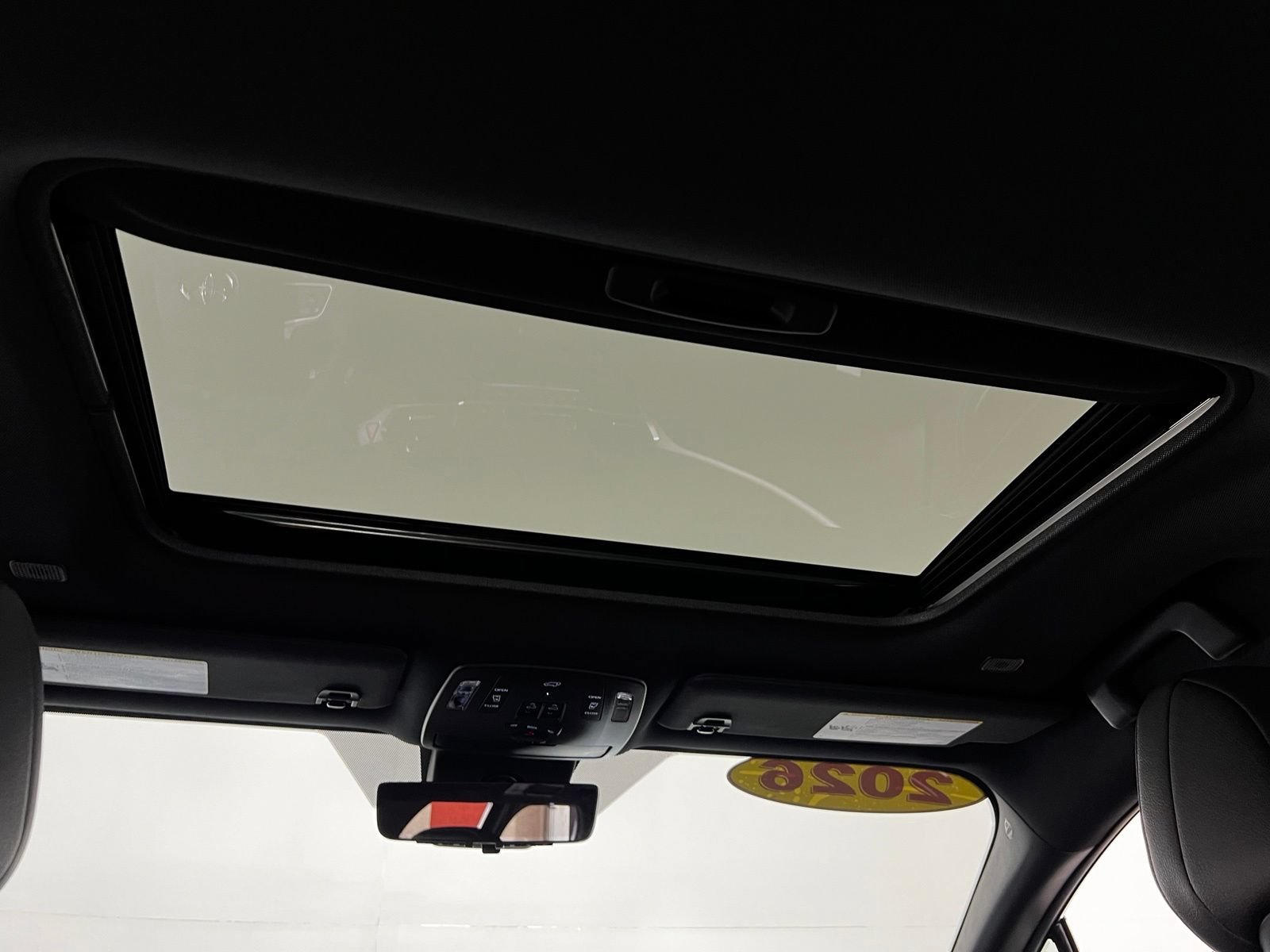 Used 2026 Toyota Sienna Limited FWD image 27