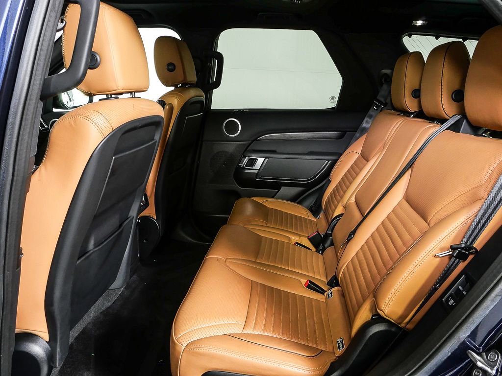 Used 2018 Land Rover Discovery HSE image 18