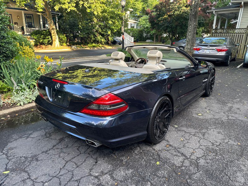 Used 2011 Mercedes-Benz SL 550 image 36