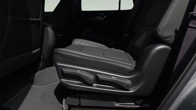 New 2026 GMC Yukon Denali w/ Sun & Power Step Package image 24