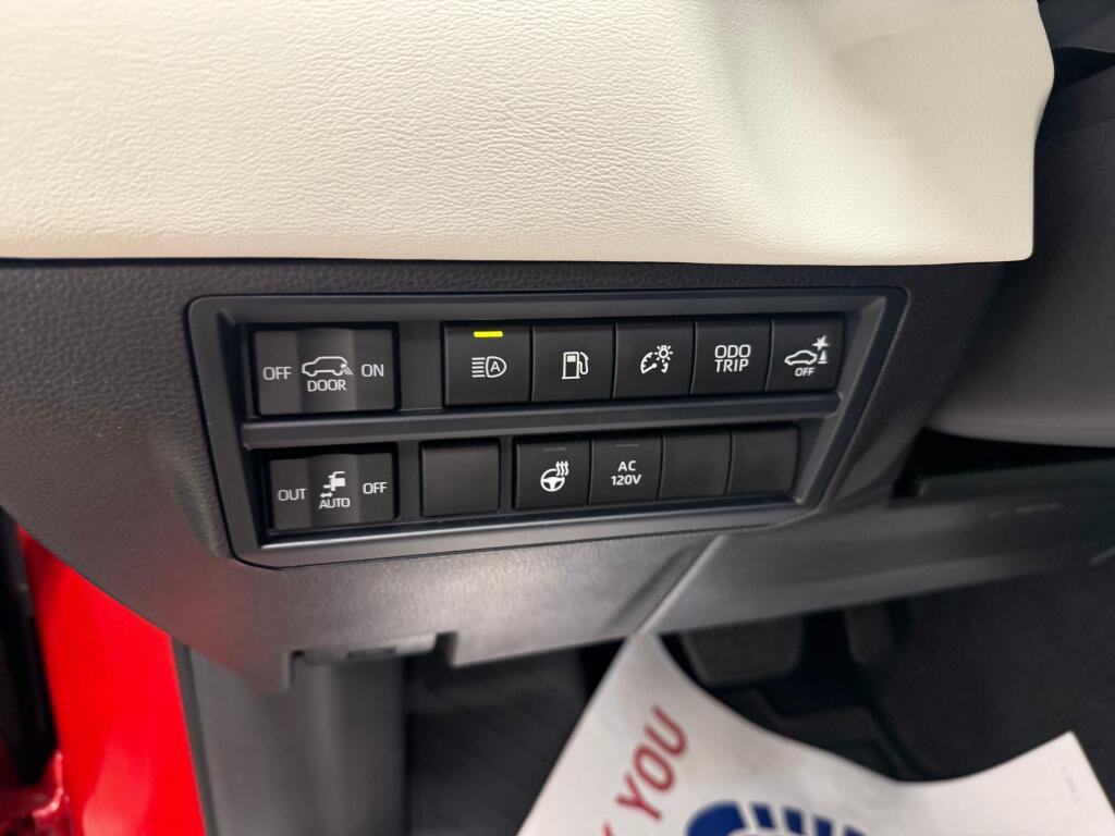 Certified 2025 Toyota Sequoia Capstone AWD/4WD image 25