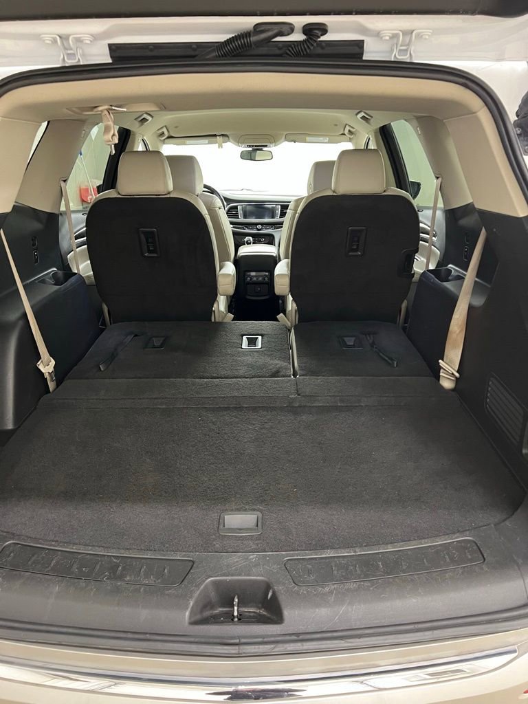 Used 2021 Buick Enclave Essence AWD/4WD image 13