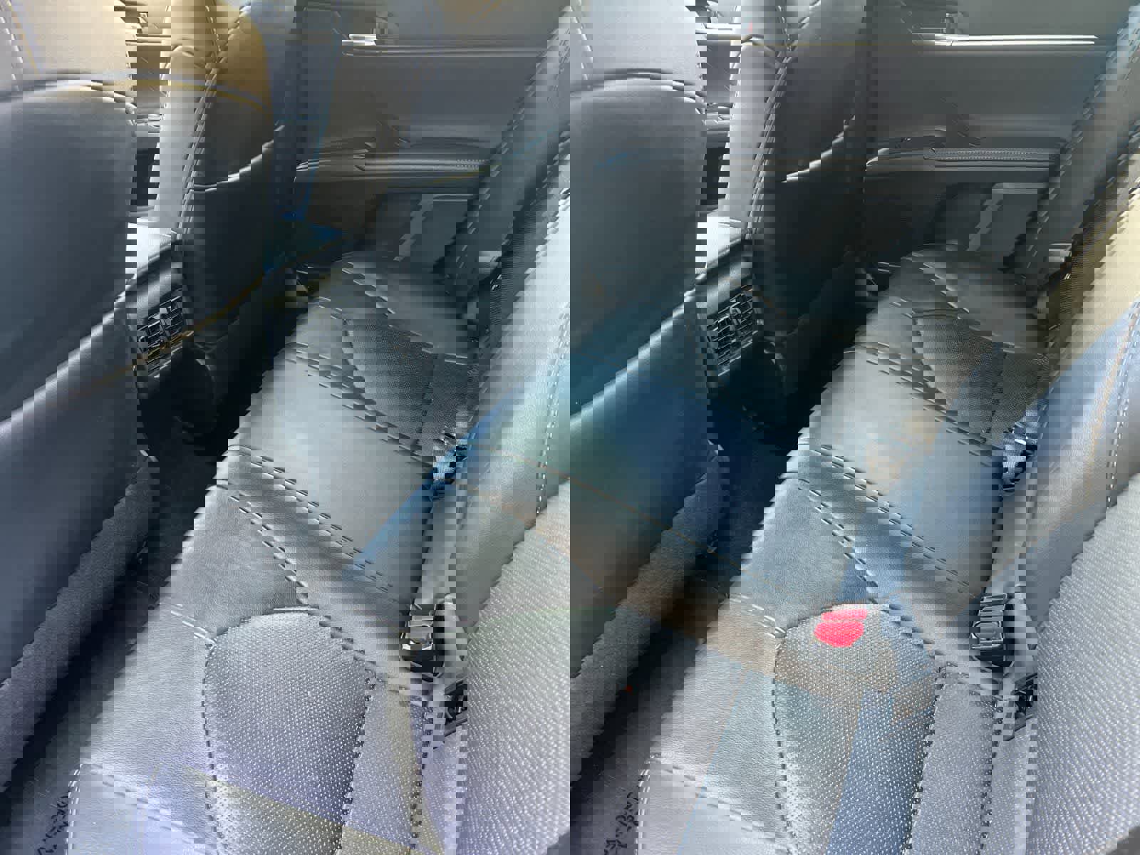 Used 2020 Toyota Camry XSE image 5