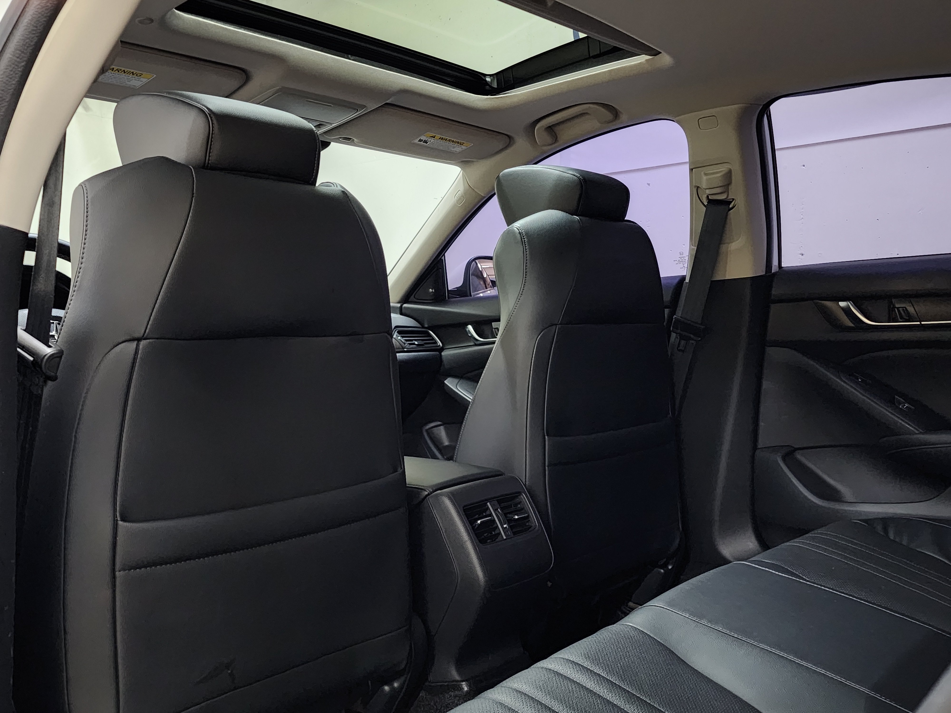 Used 2018 Honda Accord Touring image 16