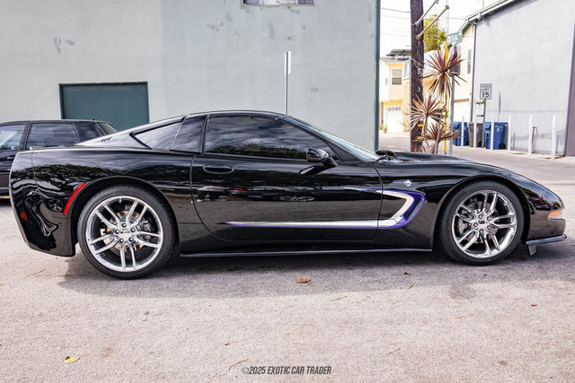 Used 2001 Chevrolet Corvette Coupe w/ Preferred Equipment Group1 image 19