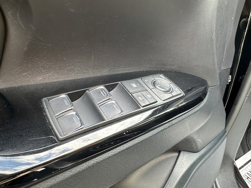 Used 2019 Lexus LX 570 4WD w/ Luxury Package image 13