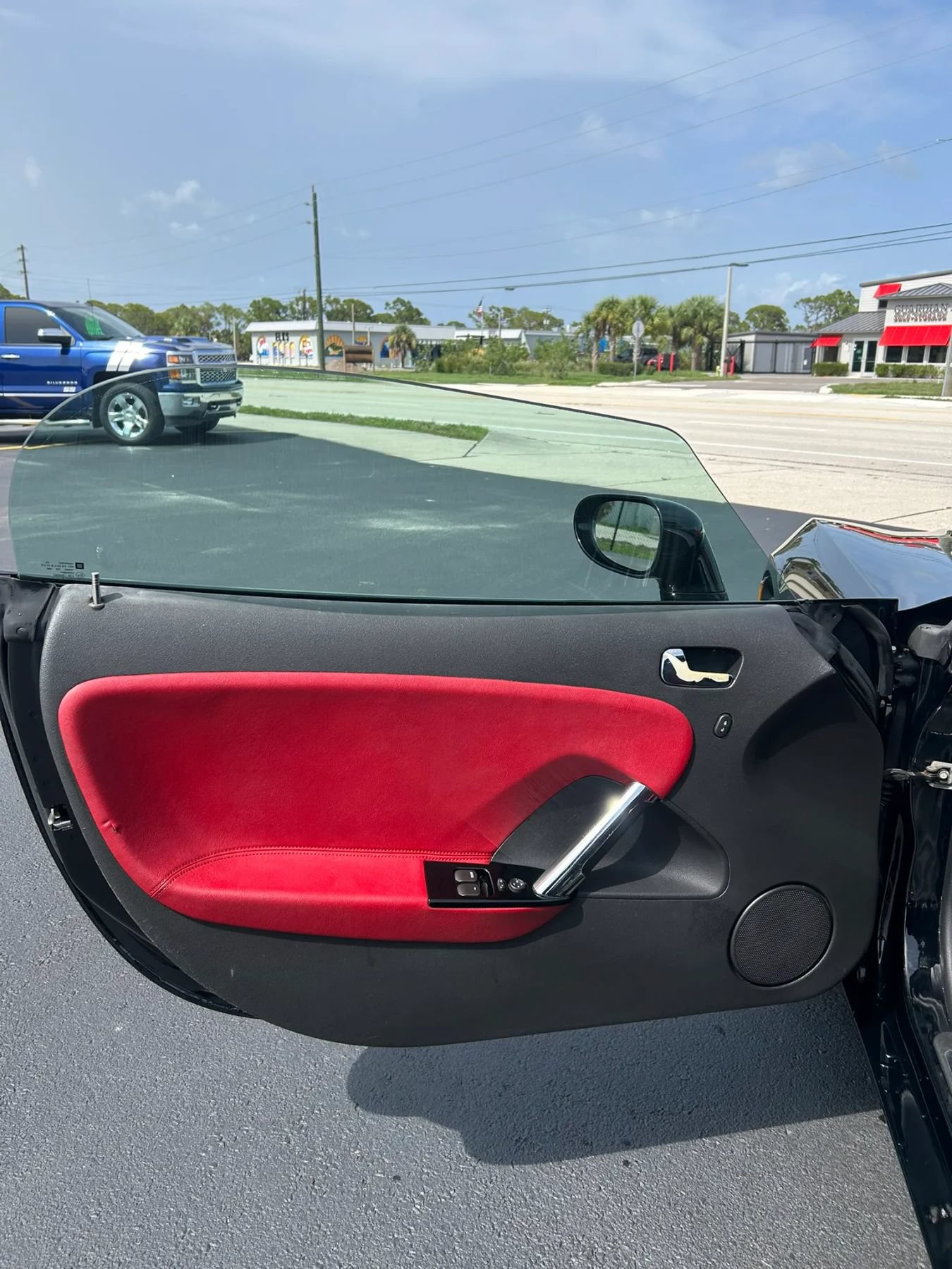Used 2007 Saturn Sky Red Line RWD image 15