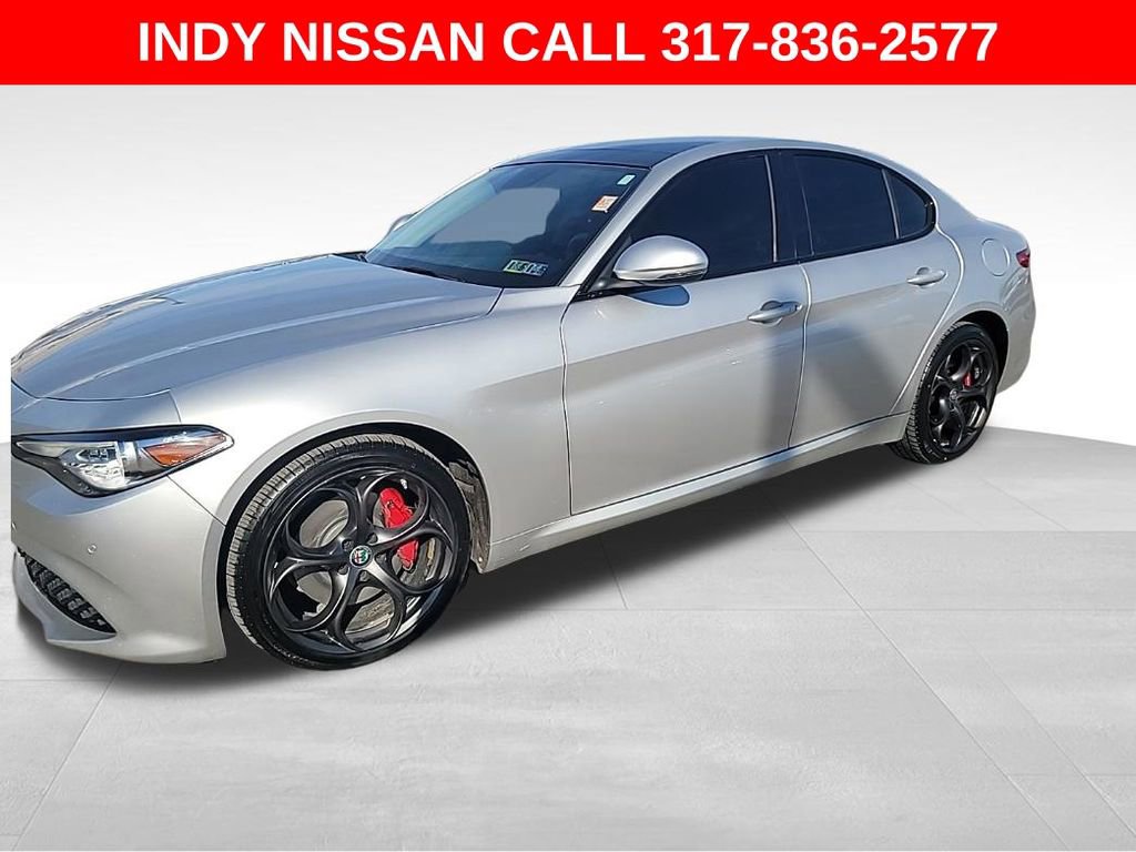 Used 2017 Alfa Romeo Giulia Ti w/ TI 19" Sport Package image 3