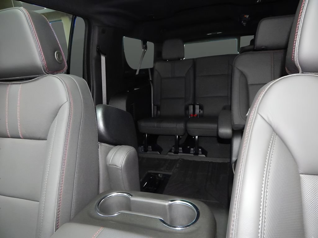 Used 2026 Chevrolet Suburban RST w/ Comfort Package AWD/4WD image 19