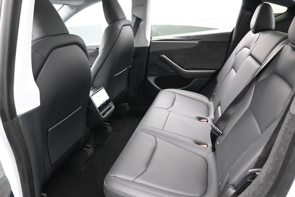 Used 2026 Tesla Model Y AWD image 25