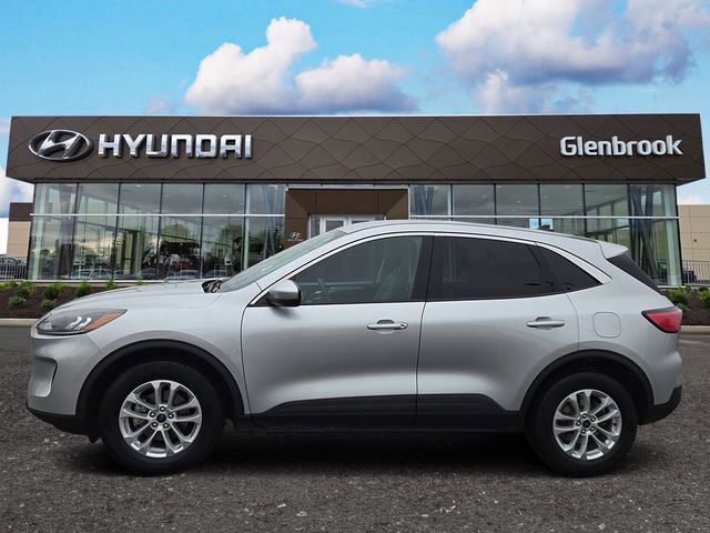 Used 2020 Ford Escape SE image 1