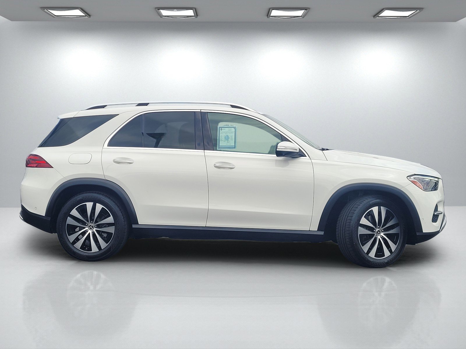 Used 2024 Mercedes-Benz GLE 350 4MATIC image 3