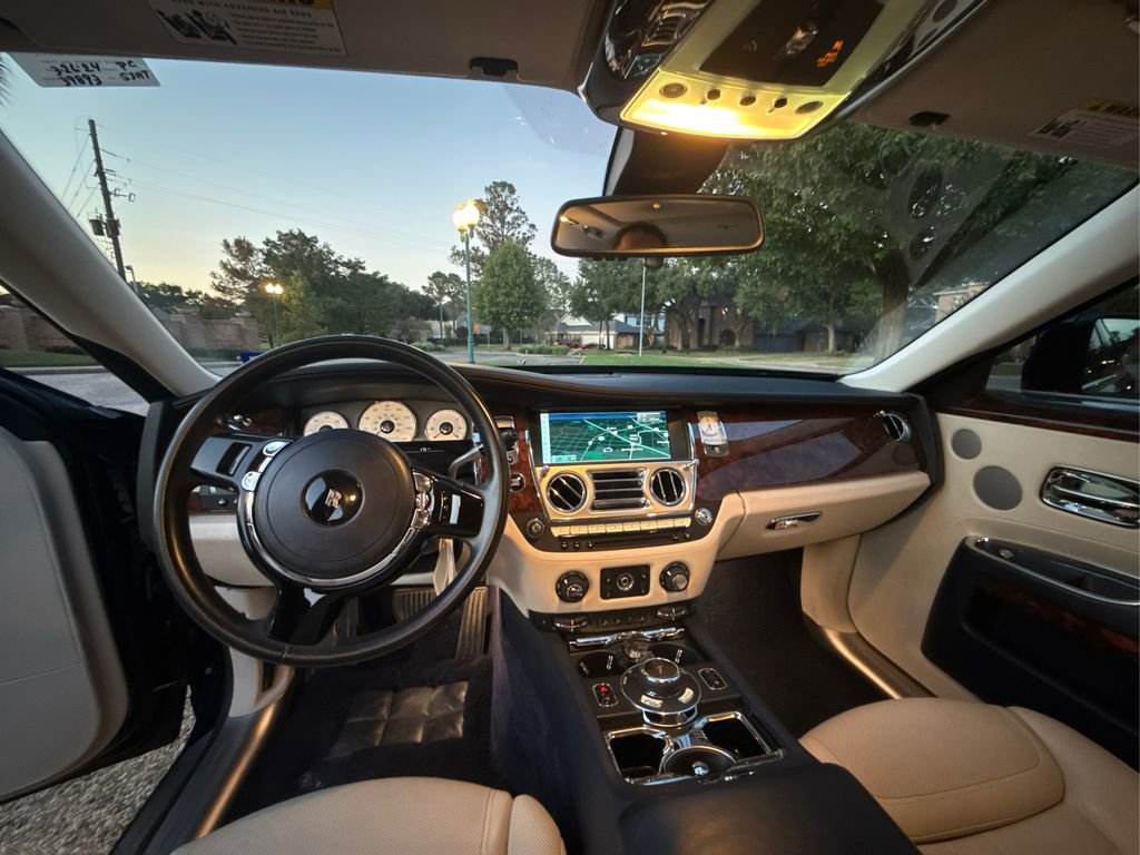 Used 2015 Rolls-Royce Ghost image 34