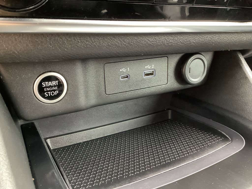 Used 2023 Nissan Rogue S image 27