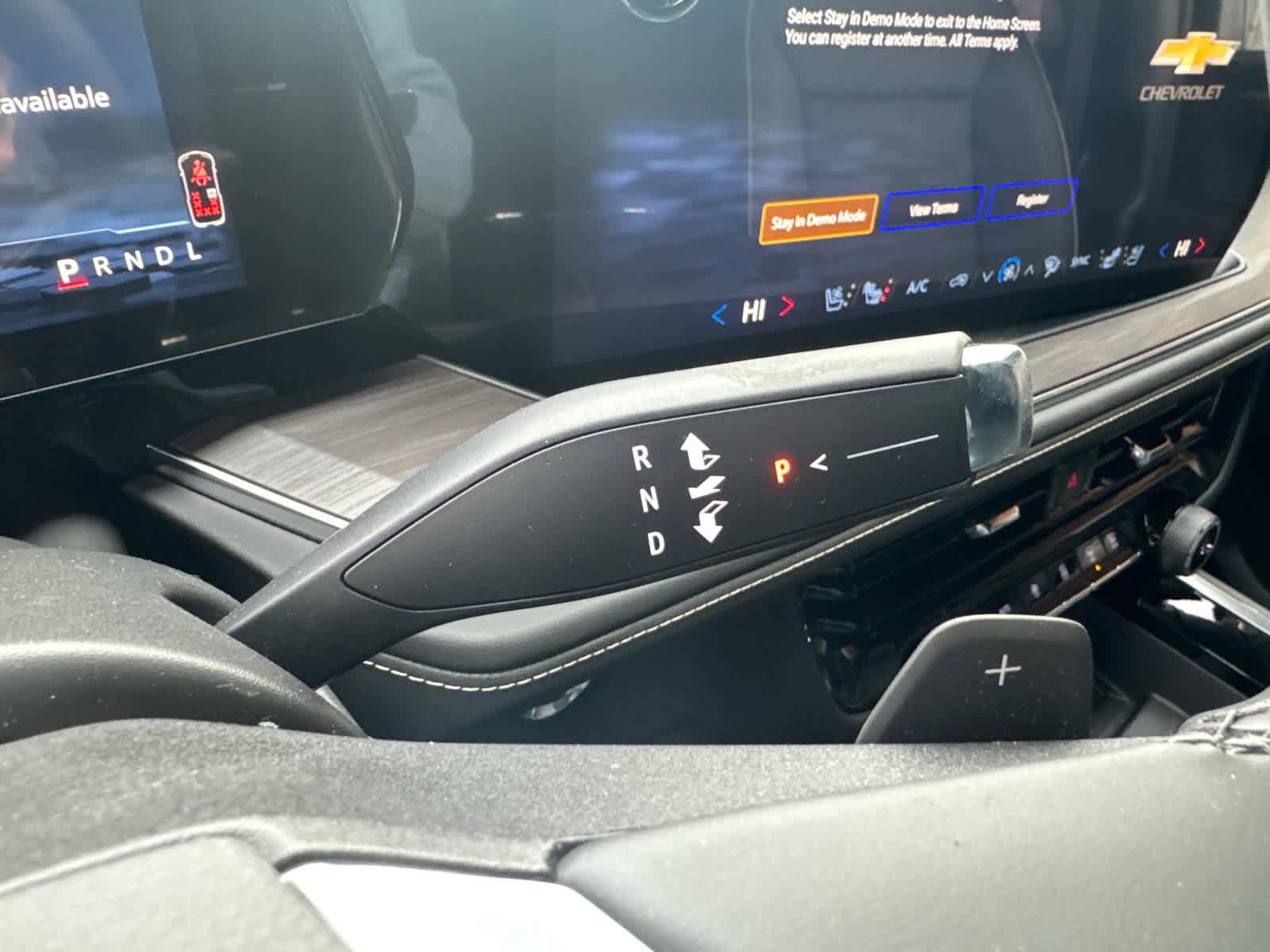 New 2026 Chevrolet Suburban Premier image 31