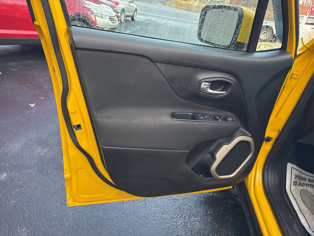 Used 2017 Jeep Renegade Latitude image 14