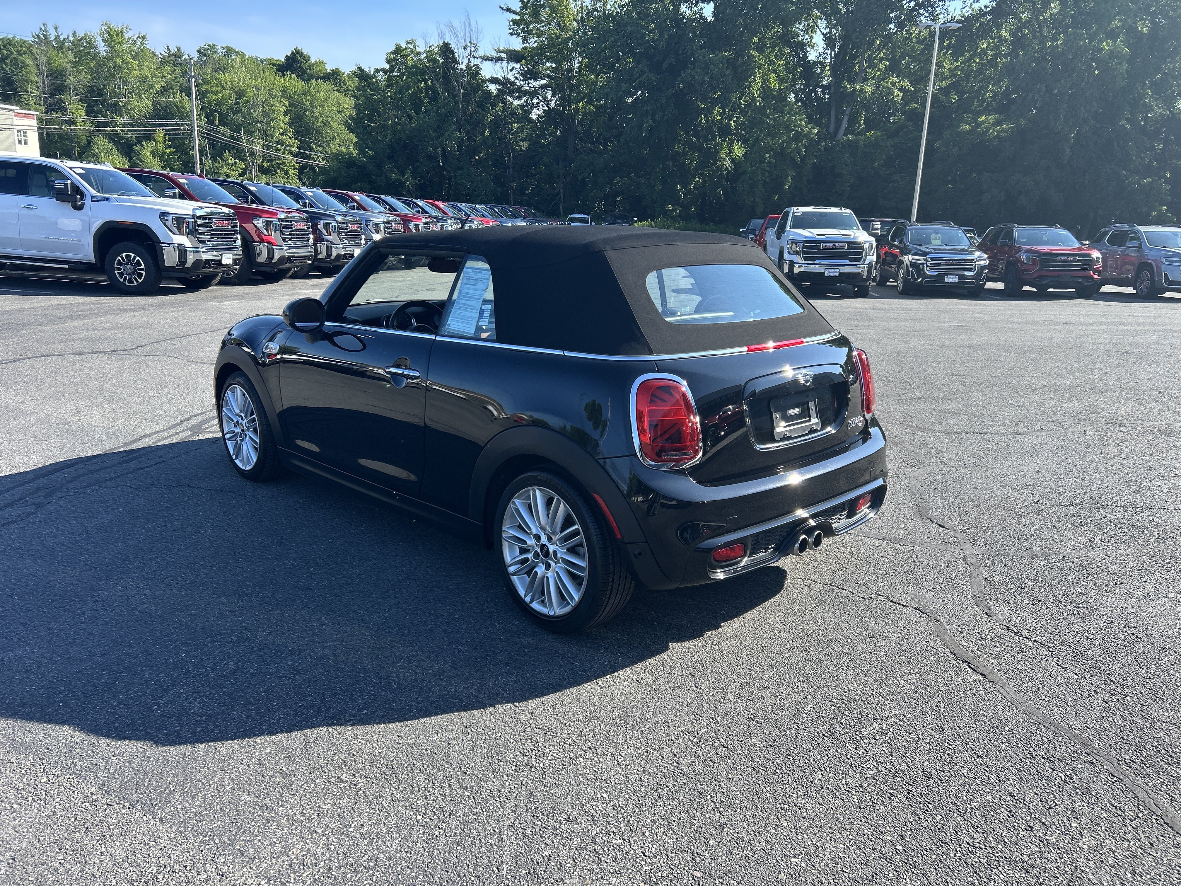 Used 2019 MINI Cooper S w/ Signature Upholstery Package FWD image 6
