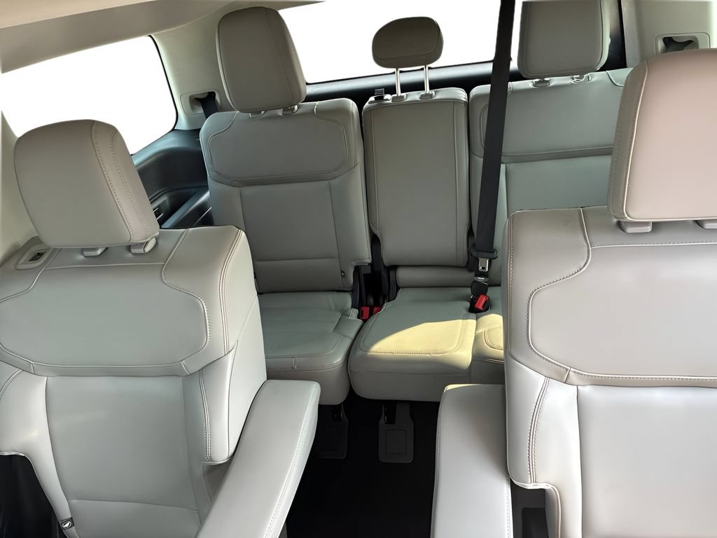 Used 2025 Ford Expedition Active AWD/4WD image 21