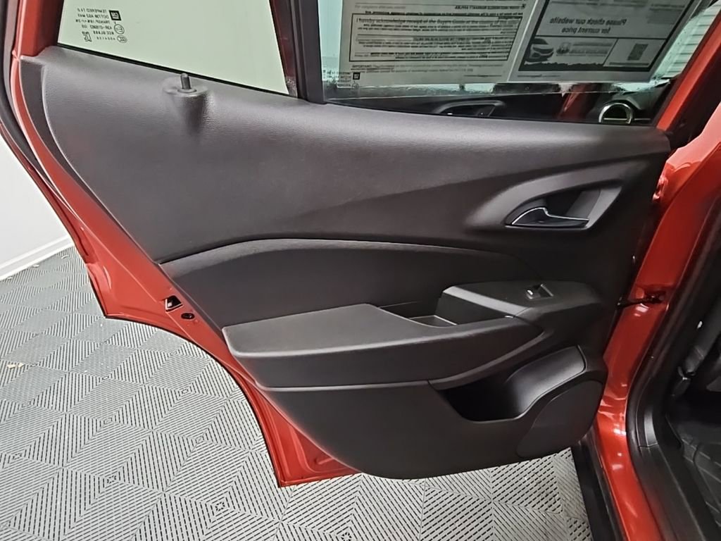 Used 2024 Chevrolet Trax ACTIV w/ Driver Confidence Package image 30