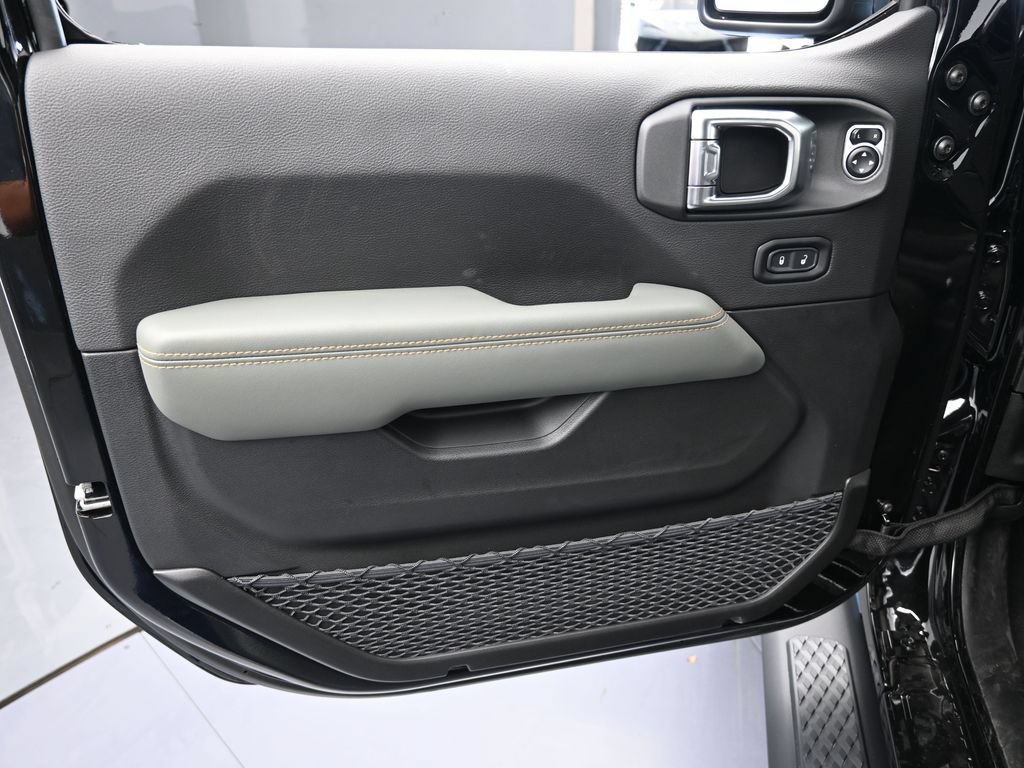 New 2026 Jeep Gladiator Mojave AWD/4WD image 13