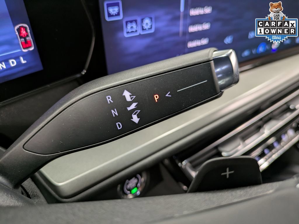 Used 2025 Chevrolet Traverse LT w/ Driver Confidence Package AWD/4WD image 19