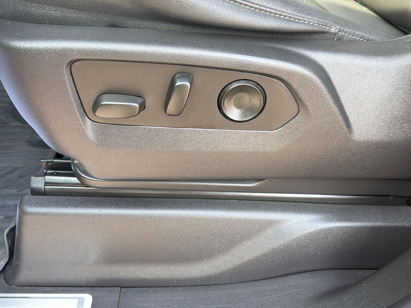 Used 2023 Chevrolet Silverado 1500 RST image 14