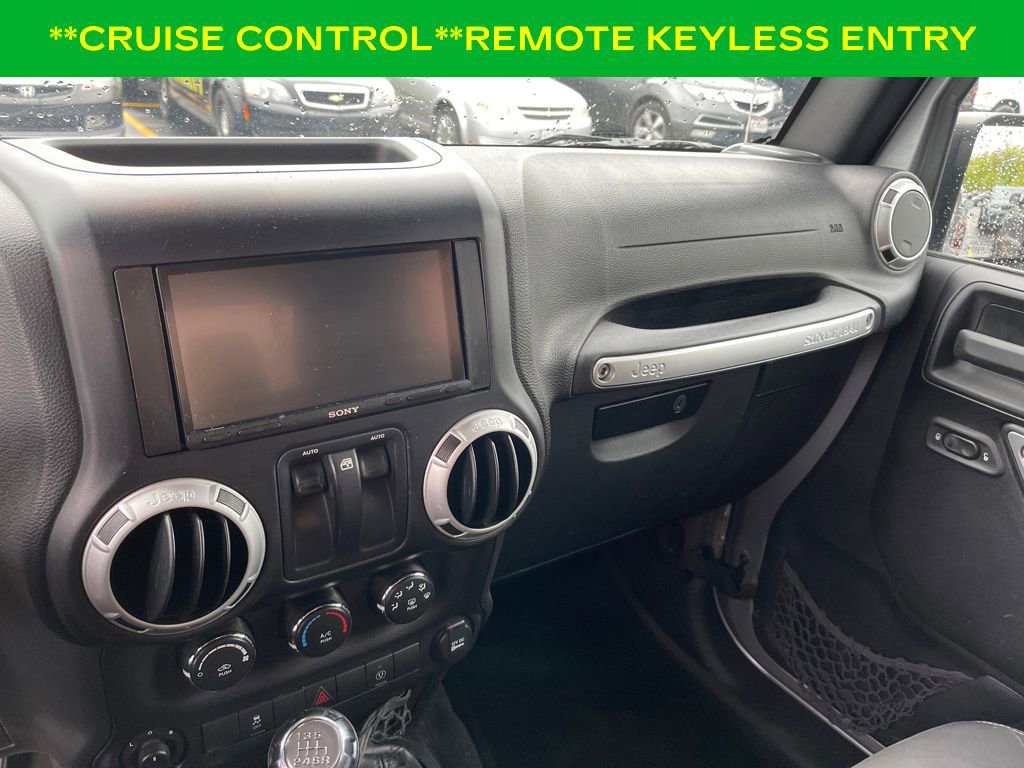 Used 2016 Jeep Wrangler Sahara w/ Connectivity Group AWD/4WD image 13