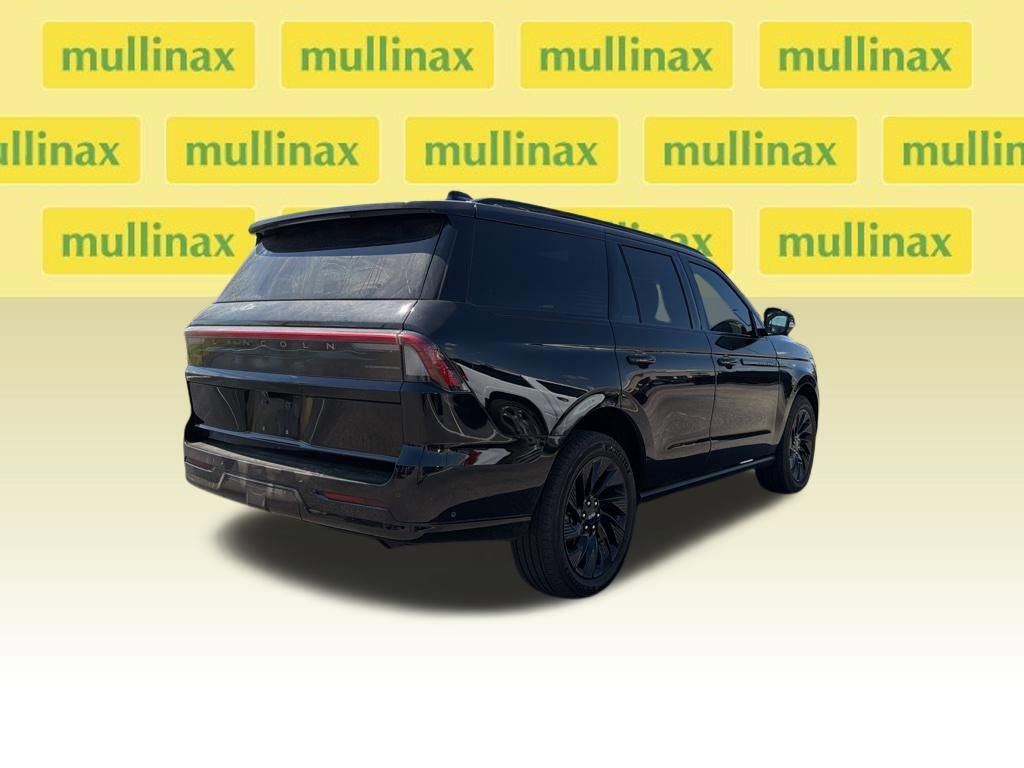 Used 2025 Lincoln Navigator Reserve w/ Jet Appearance Package image 11