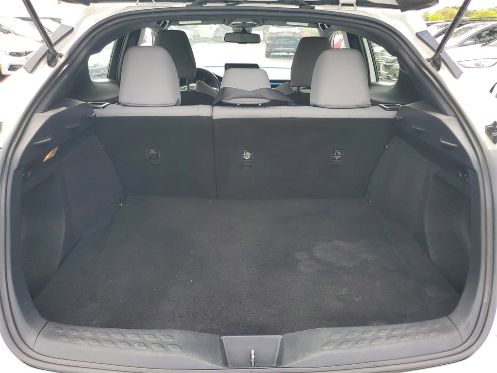 Used 2019 Toyota C-HR XLE image 7