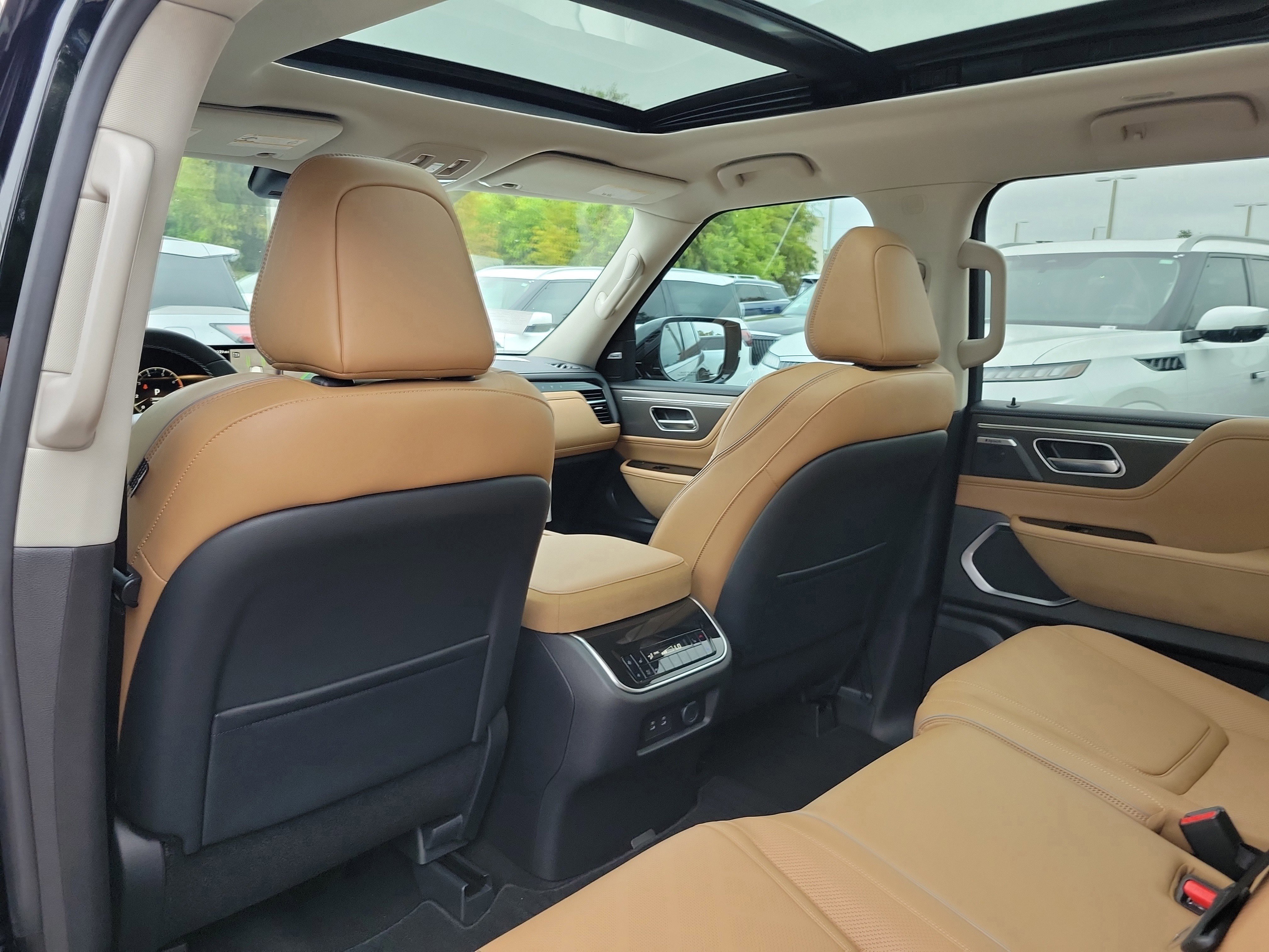 New 2026 INFINITI QX80 Luxe image 10