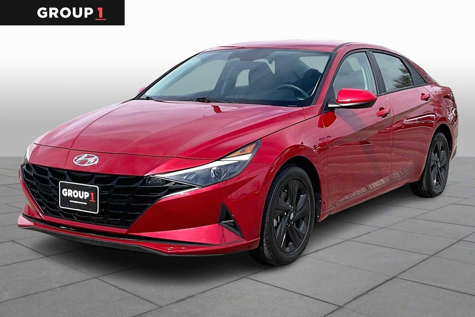 Used 2023 Hyundai Elantra SEL w/ Preferred Accessory Package image 1