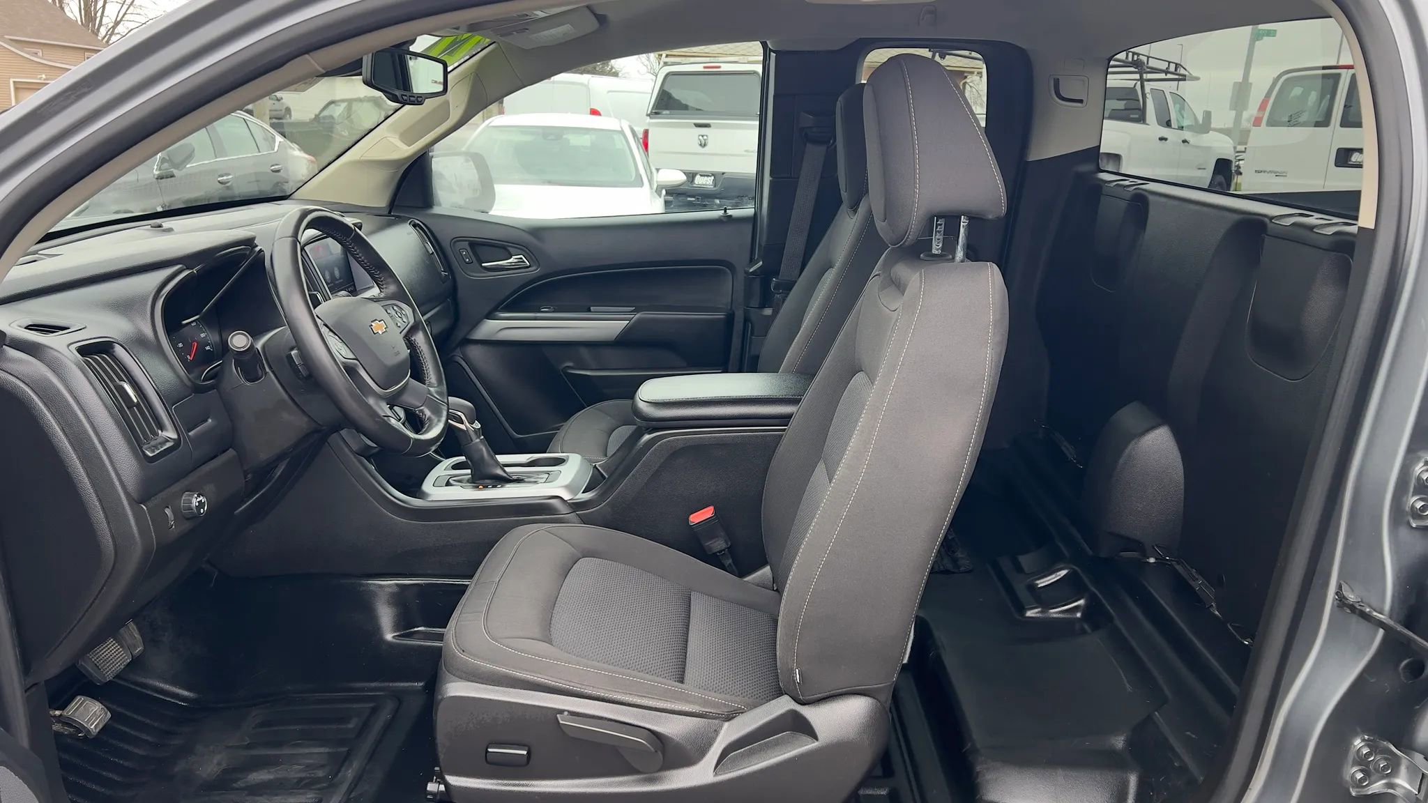 Used 2022 Chevrolet Colorado LT w/ Fleet Safety Package RWD image 18