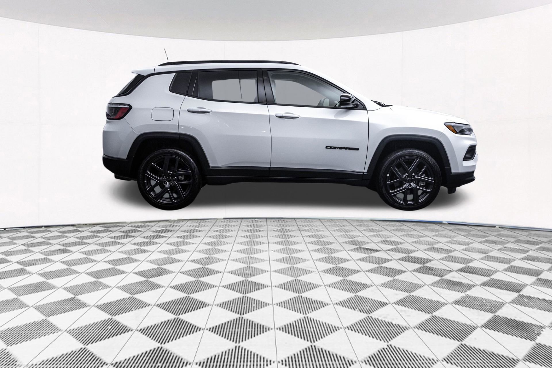 Used 2026 Jeep Compass Latitude AWD/4WD image 13