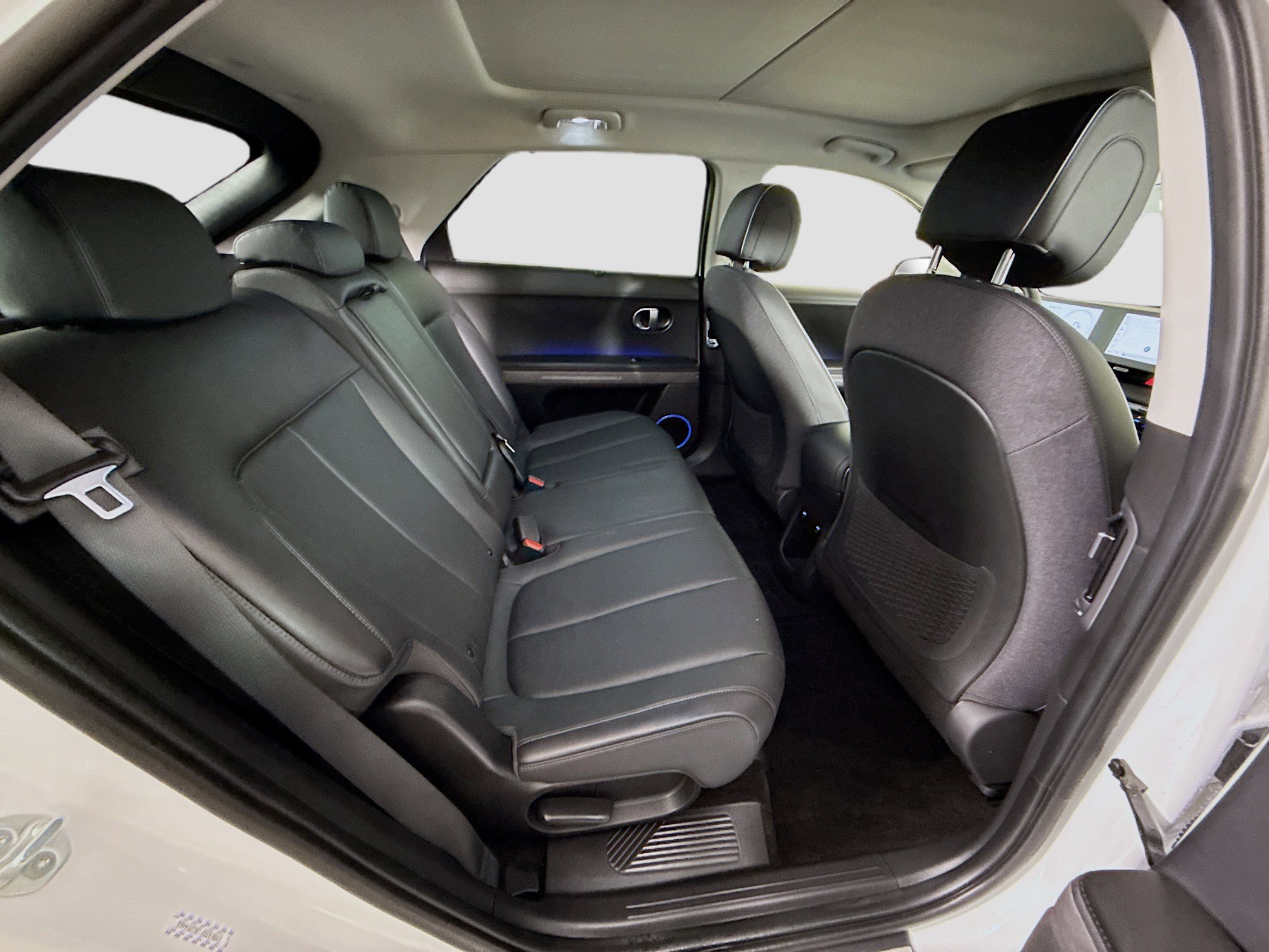 Used 2024 Hyundai Ioniq 5 Limited image 27