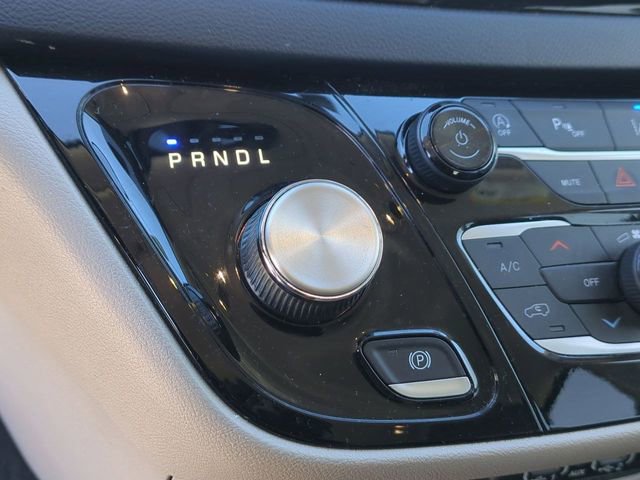 Used 2022 Chrysler Pacifica Touring-L image 20