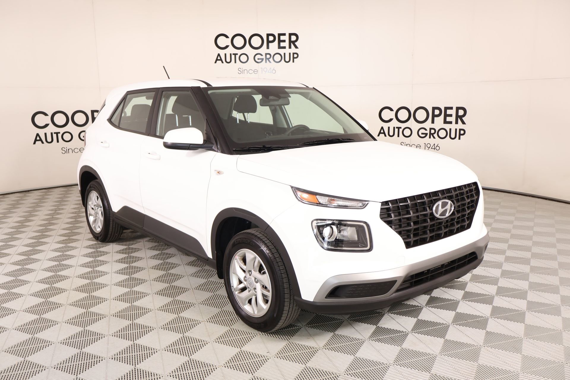 Used 2026 Hyundai Venue SE FWD image 1