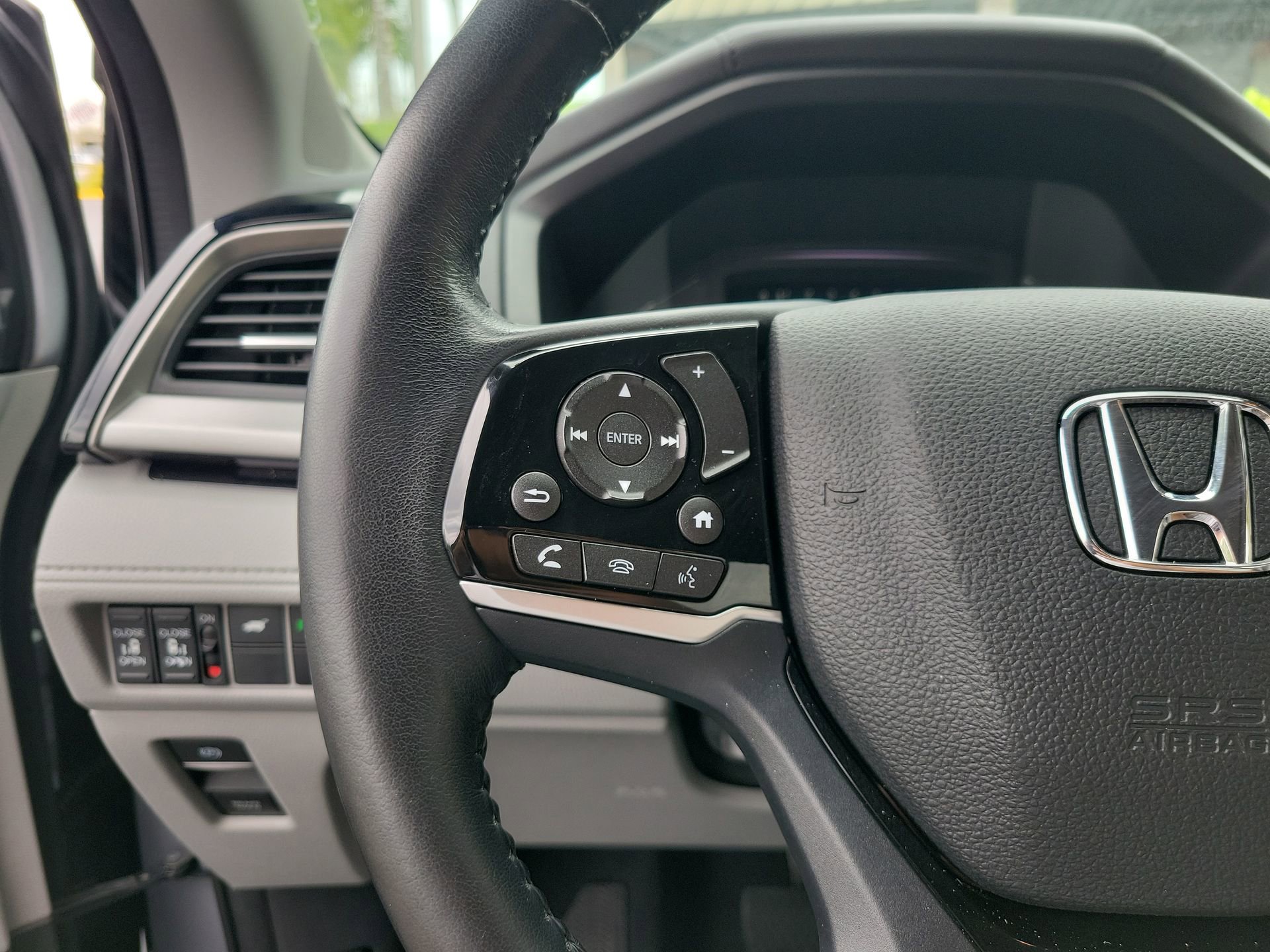 Used 2018 Honda Odyssey Elite image 27