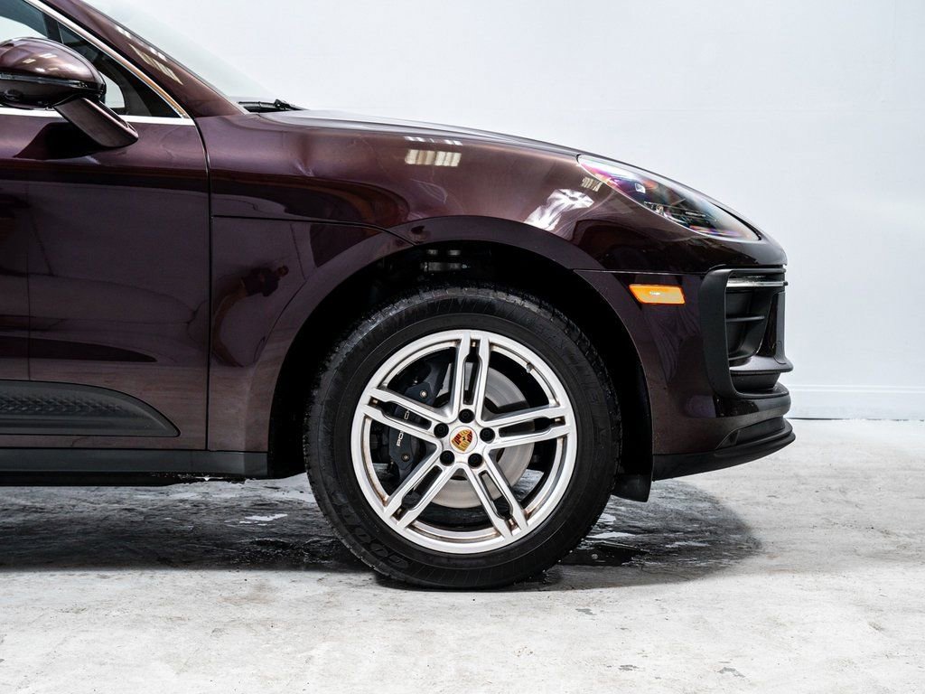 Used 2025 Porsche Macan image 12