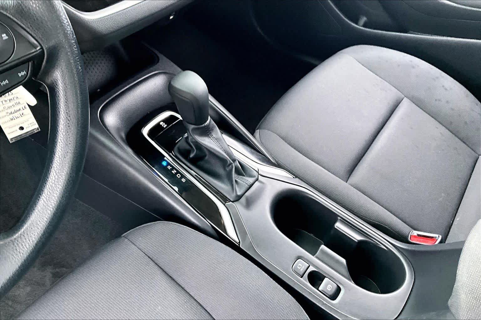 Used 2025 Toyota Corolla LE FWD image 17