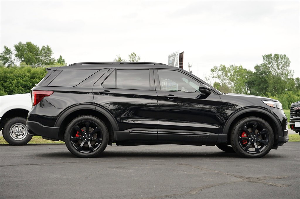 Used 2023 Ford Explorer ST w/ Technology Package image 2