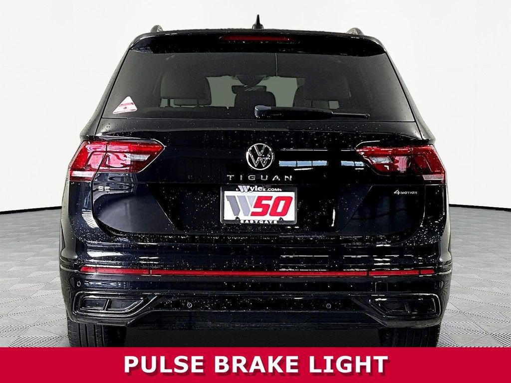 Used 2022 Volkswagen Tiguan SE R-Line AWD/4WD image 5