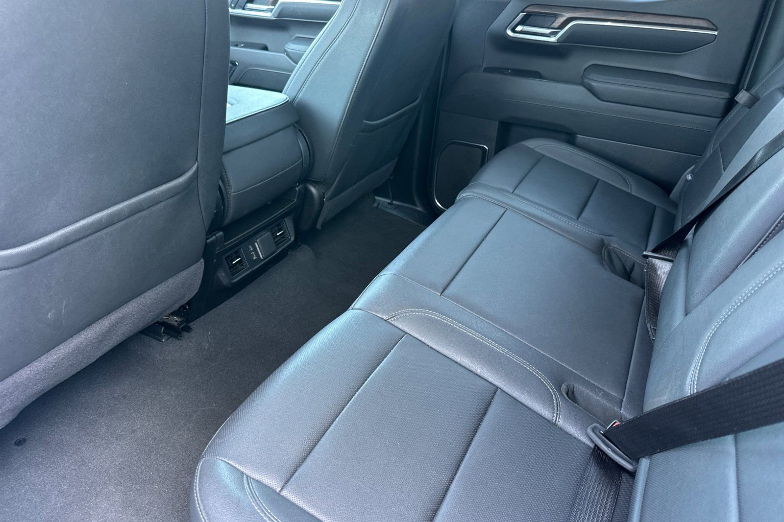 Used 2025 GMC Sierra 1500 SLT AWD/4WD image 14