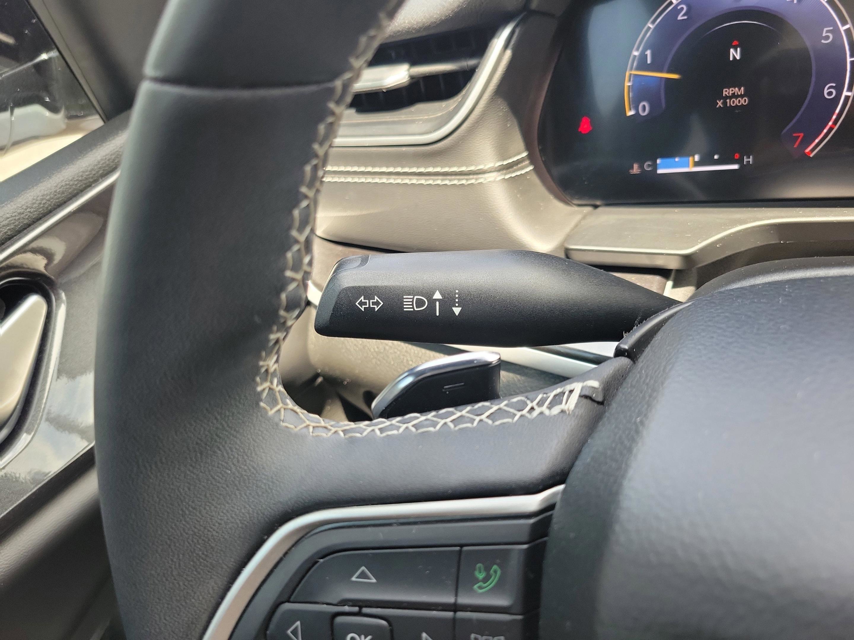 Used 2023 Jeep Grand Cherokee L Laredo AWD/4WD image 24