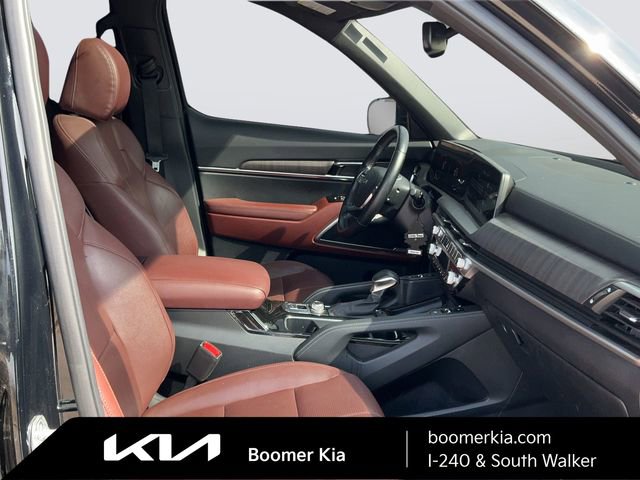 Used 2023 Kia Telluride EX w/ EX Captain's Chair Package image 11
