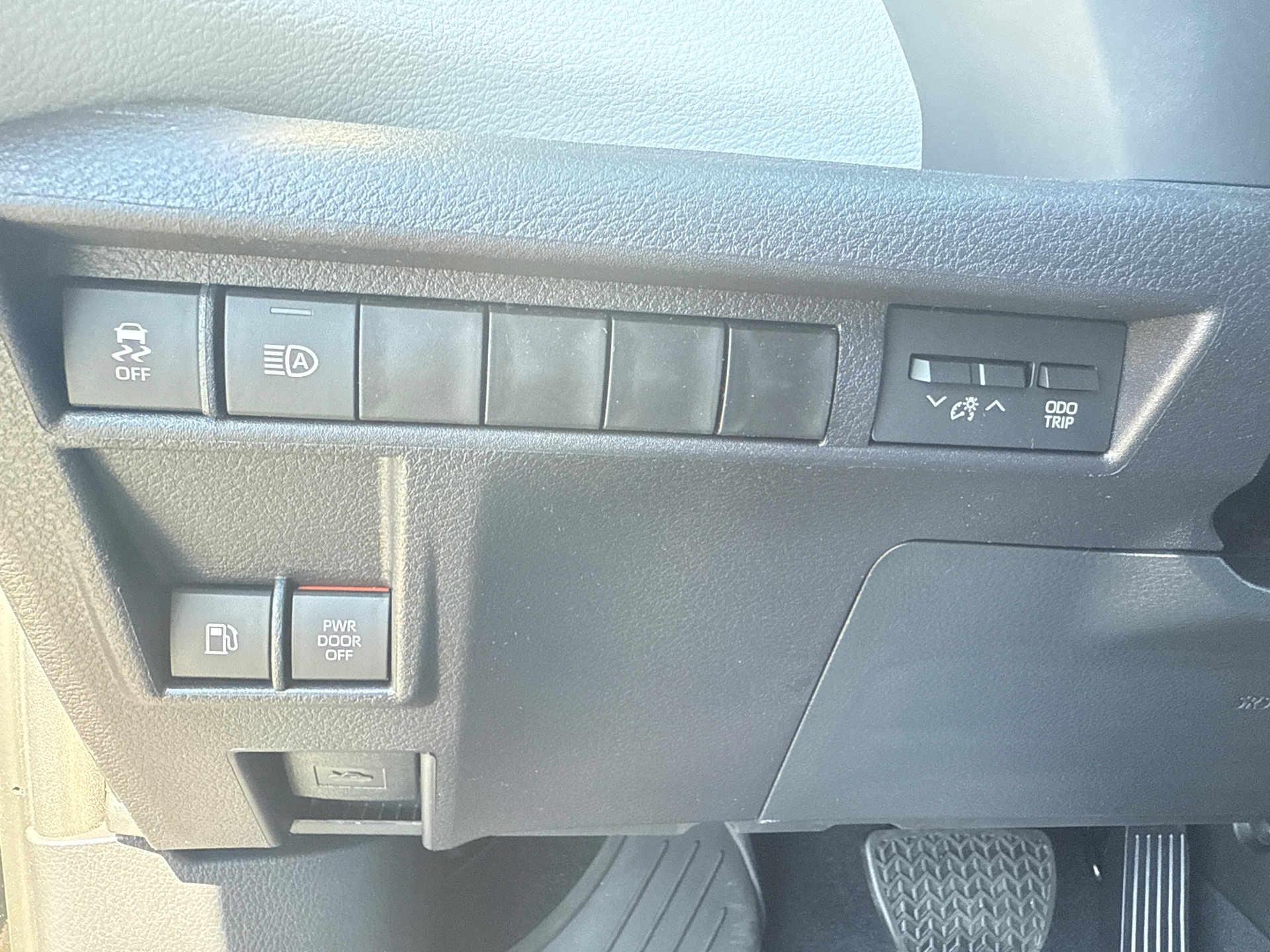 Certified 2026 Toyota Sienna XLE image 27